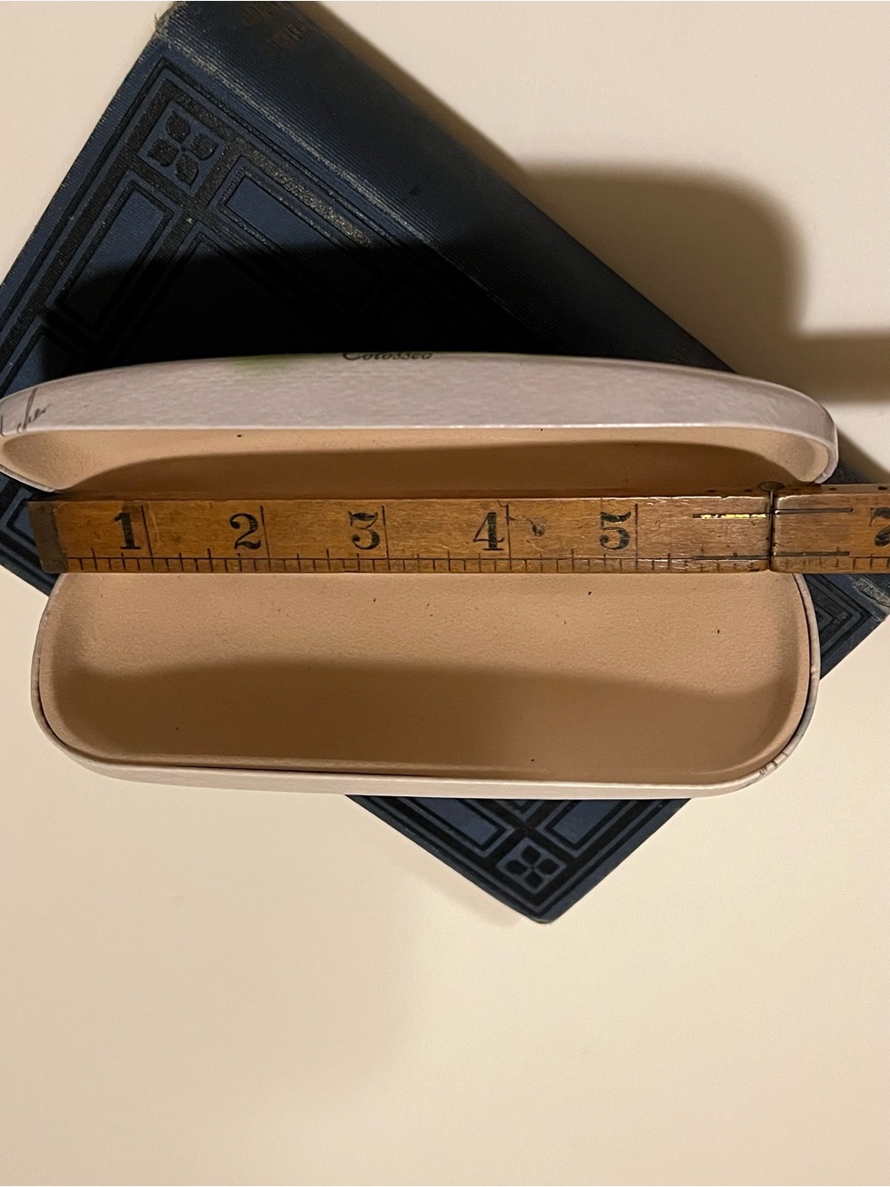 NWOT ROME THEMED HARD SHELL GLASSES CASE. - Picture 6 of 7